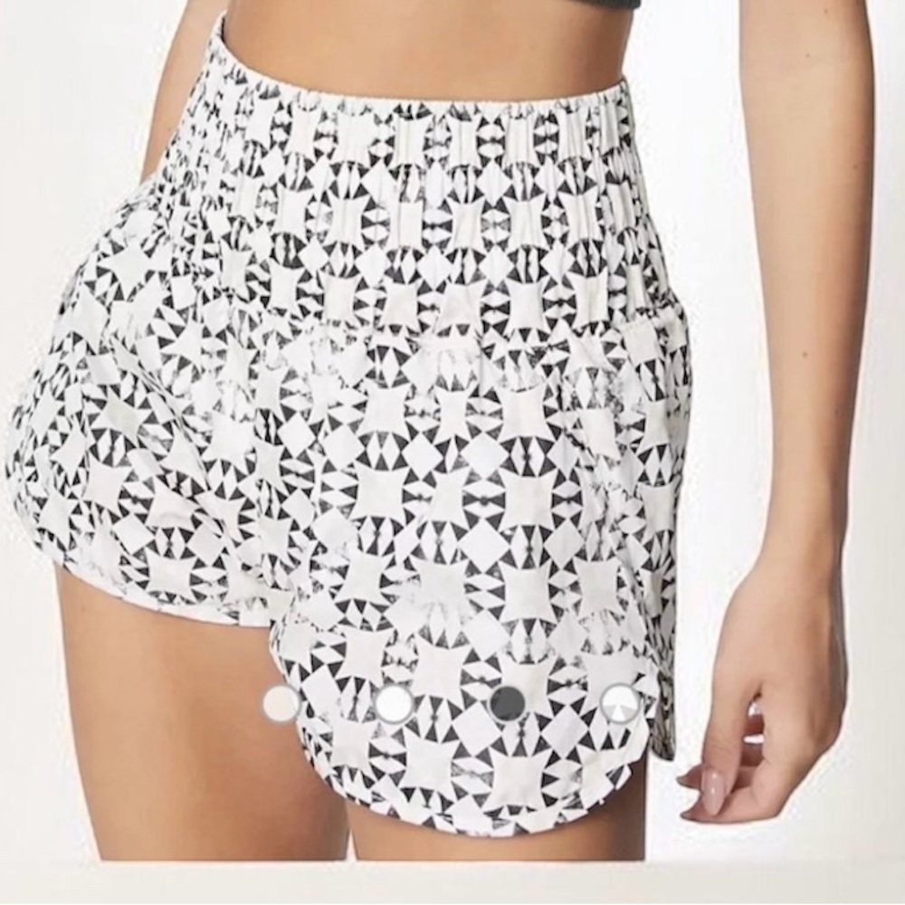 Free People. FP Movement Shorts "The Way Home" – Geometric Print.size L - Picture 6 of 17